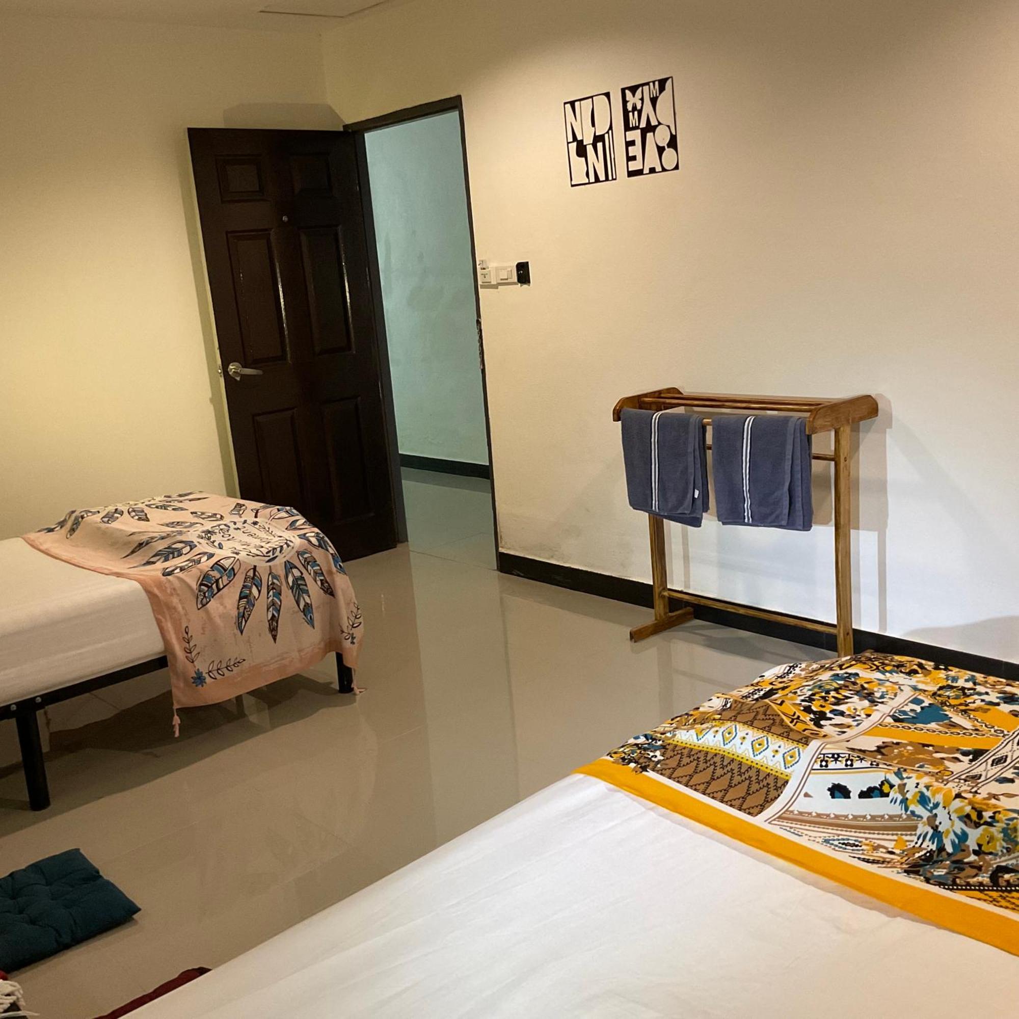 Wake Up @Lanta Hotel : Cafe Ko Lanta Buitenkant foto